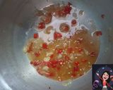รูปขั้นตอนการทำที่ 6 ของ ยำหมูยอไส้กรอก ใส่ซอสพริก #6