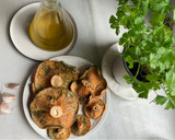 Foto del paso 1 de la receta: Entrante de setas con ajos, aove y sal