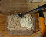 A picture of step 3 of Tuna Mayo Sando.