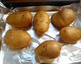 Foto del paso 1 de la receta: Patatas rellenas a las finas hierbas