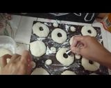 Foto langkah ke 9 dari resep Donat Ekonomis 3Bahan ! No telur ! Ide jualan ! Enak & Lembut.