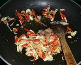 Foto langkah ke 1 dari resep Oseng Pepaya Muda dengan Ebi dan Orak-arik Telur.
