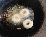 Foto langkah ke 4 dari resep Donat Tape Wijen.