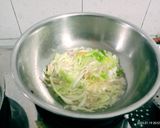 A picture of step 3 of રેસ્ટોરન્ટ સ્ટાઇલ ચટાકેદાર ચાઈનીઝ ભેળ.