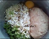 Foto langkah ke 1 dari resep Rol Toge Ayam.