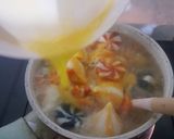 Foto langkah ke 4 dari resep Dumpling Kuah Bening Pedas.