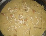 सूजी की बर्फी (suji ki barfi recipe in Hindi) रेसिपी चरण 2 फोटो