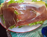 Foto del paso 8 de la receta: PIONONO RELLENO DE JAMÓN SERRANO, HUEVO, ACEITUNAS, Y MORRÓN 🥰🥰🥰😋😋😋😋