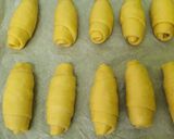 Foto langkah ke 4 dari resep Roti Asin Isi Sosis 🥐🧂🌭.