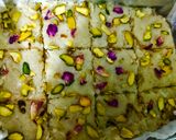 नारियल बर्फी (सिर्फ 10 मिनट में) (Coconut Burfi) रेसिपी चरण 7 फोटो