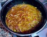 Foto del paso 8 de la receta Dorada y gambas con cebollas confitadas a la Canela y pasas