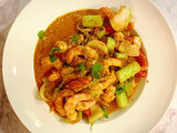 Stir-fry King prawns in curry powder & egg