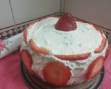 Foto del paso 7 de la receta: Tarta de fresas con nata🍓🍰