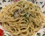 Foto del passaggio 2 della ricetta Spaghetti in padella 81 con le ostriche fujute