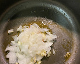 Foto del paso 1 de la receta: Cazuela de mariscos en leche de coco🍤🦪