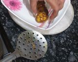 बेगुन भाजा (Begun bhaja recipe in Hindi) रेसिपी चरण 6 फोटो