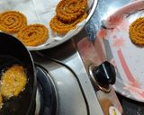 गावठी पोह्यांची चकली (pohyanchi chakli recipe in marathi) रेसिपी स्टेप 3 फोटो 