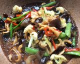 รูปขั้นตอนการทำที่ 4 ของ ผัดวุ้นเส้นผักใส่ไข่