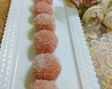 A picture of step 3 of Strawberry Flavoured Coconut Laddoos.