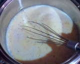 Foto del paso 5 de la receta: Tarta de flan con galletas, harina de almendras y chocolate