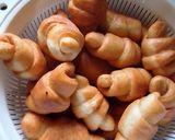 A picture of step 4 of Stuffed Donuts.