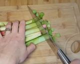 Une image de l'étape 2 de 🥧 Tarte à la rhubarbe sans crème et sans œuf, très simple.