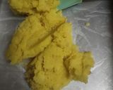 Gambar langkah 4 resipi Badami Rava Burfi.