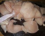 Foto del paso 2 de la receta: Pollo a la crema con papas fritas