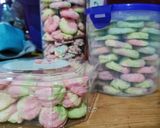 Foto langkah ke 11 dari resep Kue Kering Sagu Keju Rainbow.