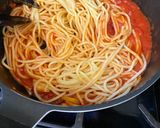 A picture of step 4 of One plate quick lunch idea💡Tomato garlic pasta 🍅🧄🌿.