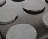 Foto del paso 3 de la receta: Alfajor tipo oreo bañados