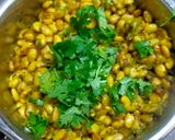 A picture of step 2 of Vaal nu Shaak (Lima beans).