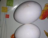 A picture of step 1 of Boiled egg cut snowman.