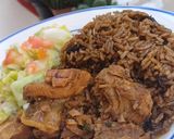 Foto del paso 3 de la receta: Moro de habichuelas negras, bistec al caldero y ensalada verde