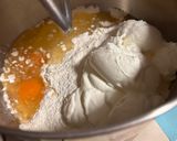 Sós-sajtos-vajas kifli😊 recept fázis 1 fotója