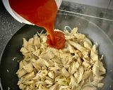 Foto del paso 2 de la receta: Tacos pibil de pollo al achiote con cebolla y cáscara de sandía encurtida