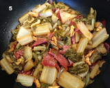 Foto del paso 3 de la receta: Acelgas rehogadas con jamón y nueces