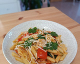 Foto del paso 4 de la receta: Pasta con pollo, calabacín y tomate