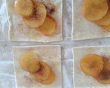 A picture of step 2 of Plum and cinnamon puffs.