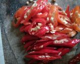 Foto langkah ke 2 dari resep Tumis kangkung pedas.