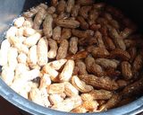 Foto langkah ke 2 dari resep Kacang Tanah Rebus irit Gas.