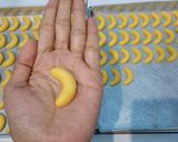 Foto langkah ke 3 dari resep Banana cookies.
