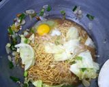 Foto langkah ke 2 dari resep Kreasi mie instan ala anak kost.