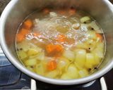 รูปขั้นตอนการทำที่ 4 ของ ซุปไก่มันฝรั่ง​