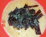 Foto langkah ke 2 dari resep Omelet Udang Nori.