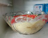A picture of step 7 of Fruit Trifle.