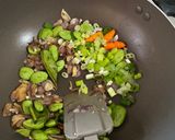 Foto langkah ke 3 dari resep Tumis Bawang Petai.