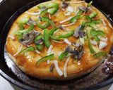 Foto langkah ke 1 dari resep Pizza Ayam Cincang, Sosis, Jamur.