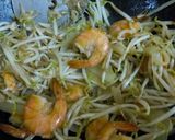 Foto langkah ke 2 dari resep Moyashi & Udang Saus Tiram.