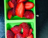 A picture of step 5 of Easy Peasy Fruit Cream.
